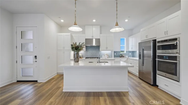 528 Neilson, Irvine, CA 92618