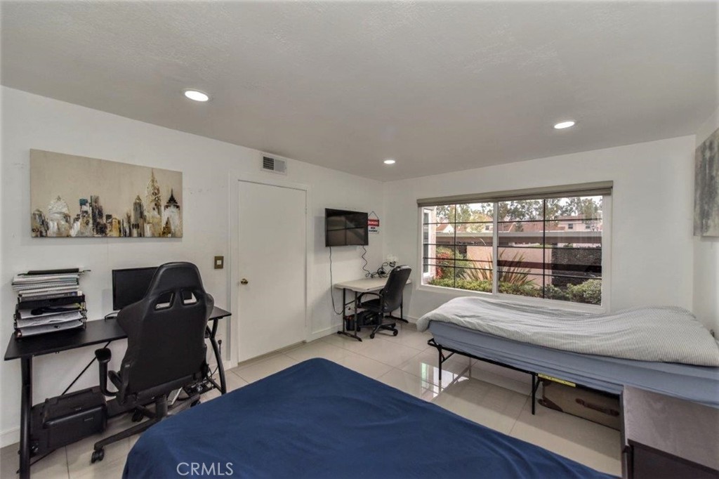 53 Oxford 14, Irvine CA 92612 - photo 8