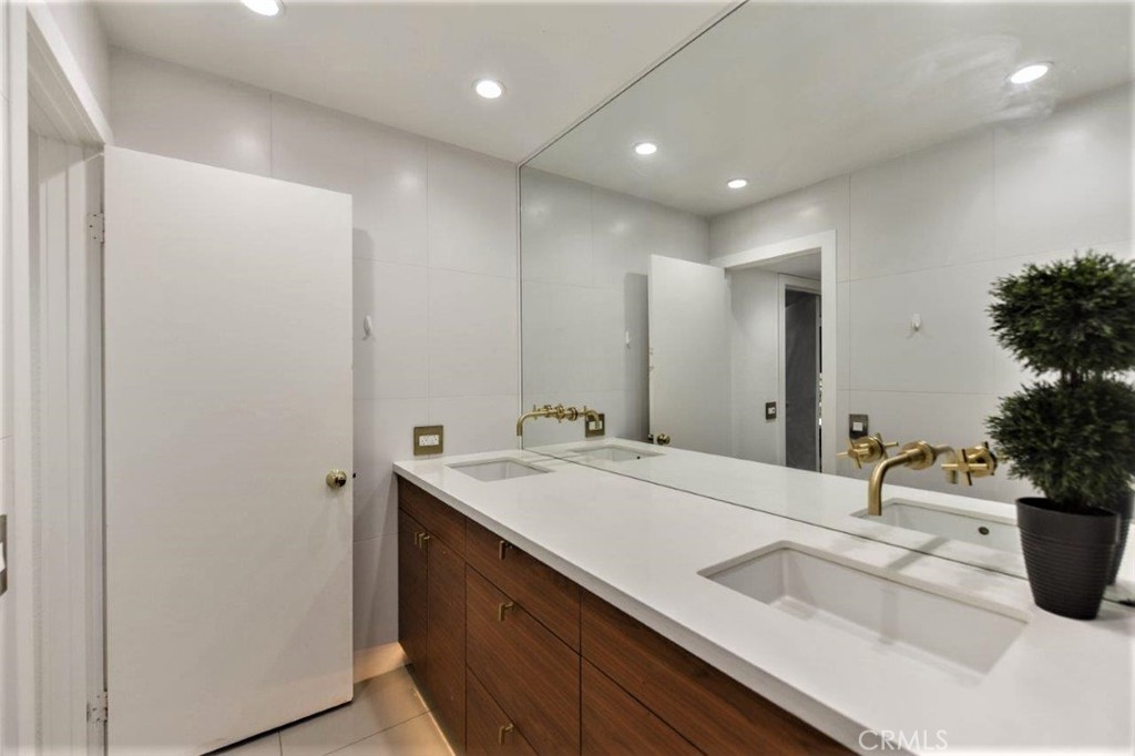 53 Oxford 14, Irvine CA 92612 - photo 9