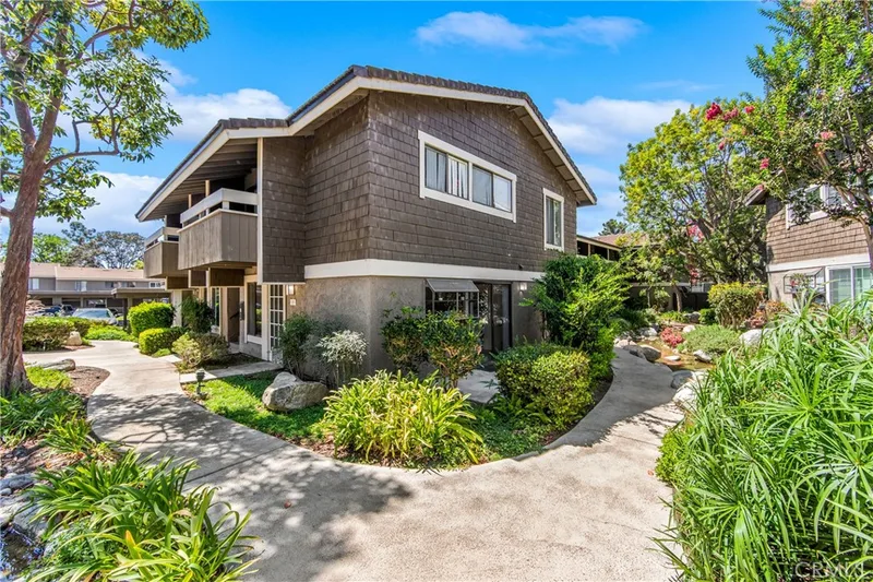 53 Streamwood, Irvine, CA 92620