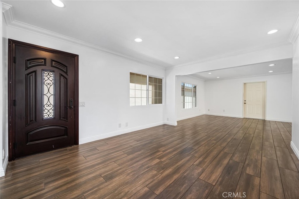 53 Willow Tree Ln, Irvine CA 92612 - photo 7