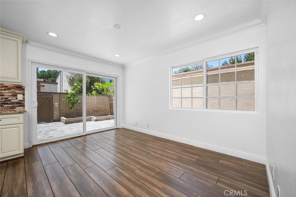 53 Willow Tree Ln, Irvine CA 92612 - photo 17