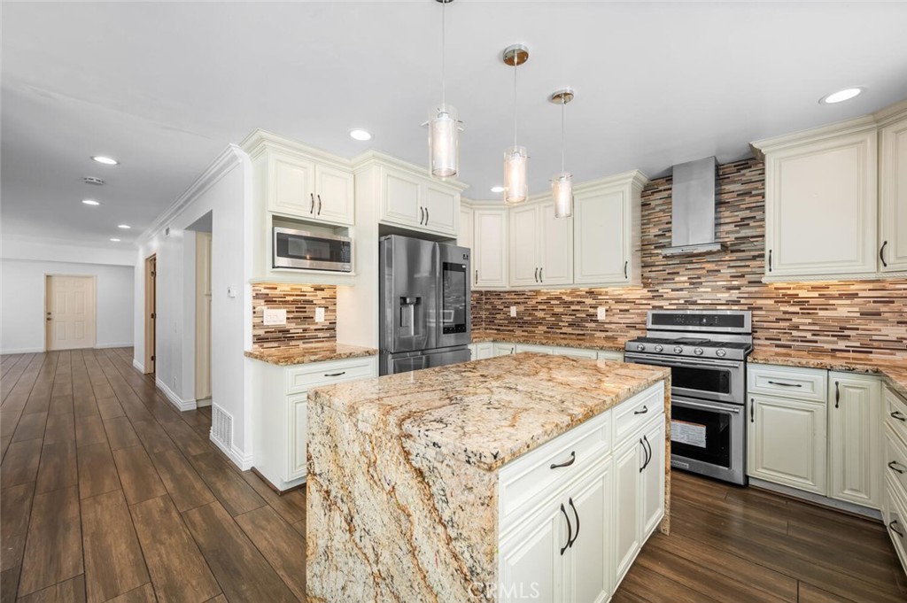 53 Willow Tree Ln, Irvine CA 92612 - photo 20