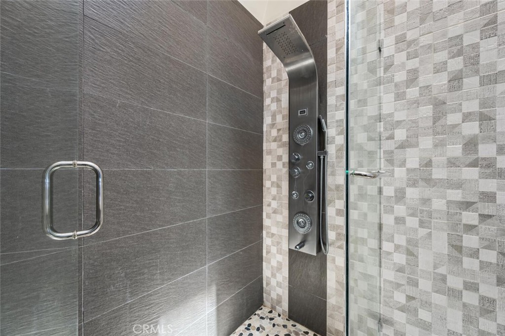 53 Willow Tree Ln, Irvine CA 92612 - photo 34
