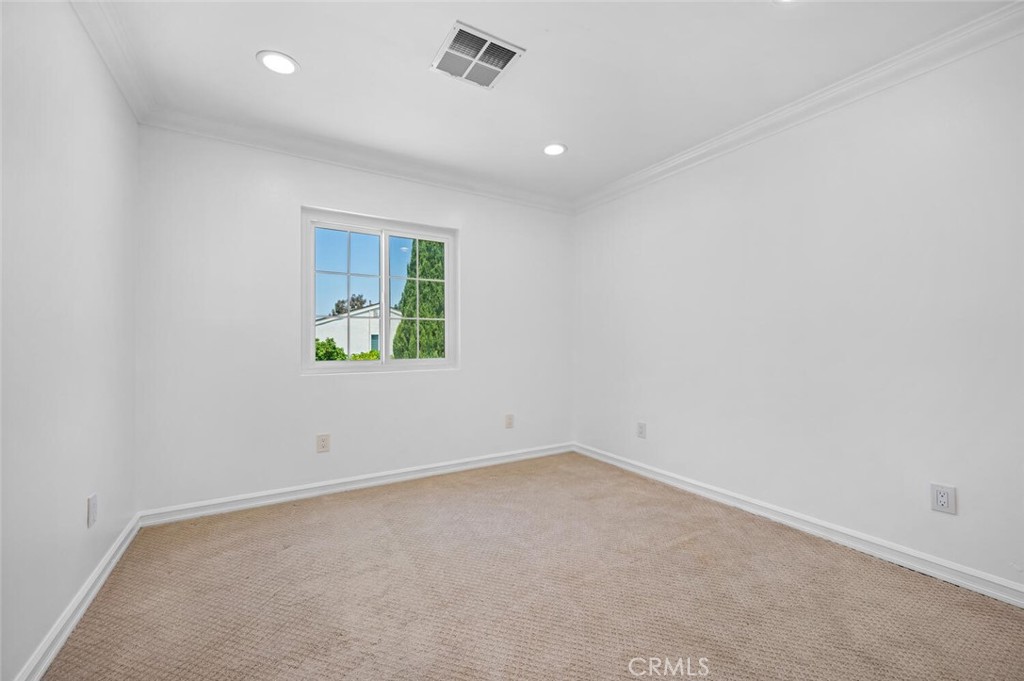 53 Willow Tree Ln, Irvine CA 92612 - photo 37