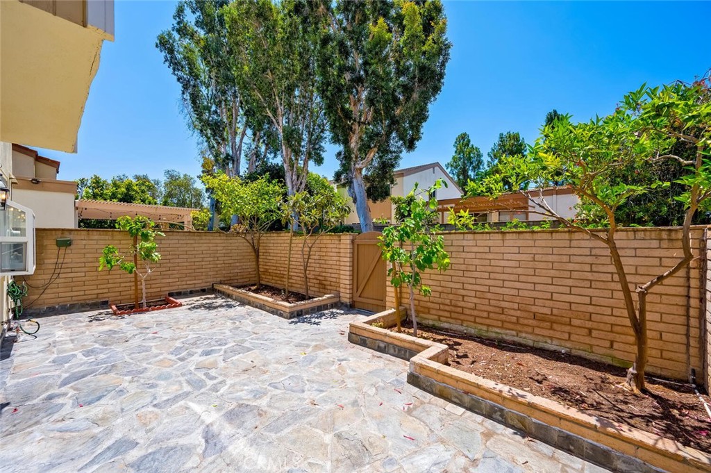 53 Willow Tree Ln, Irvine CA 92612 - photo 47