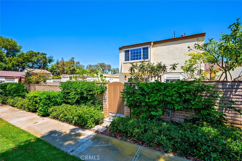 53 Willow Tree Ln, Irvine CA 92612 - photo 50