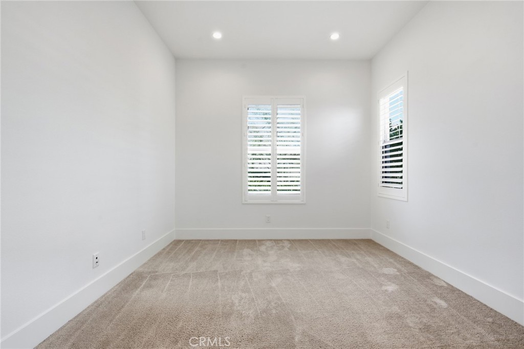 Downstairs Bedroom with own Full Bath - 54 Cardamine, Irvine CA 92602 - photo 30
