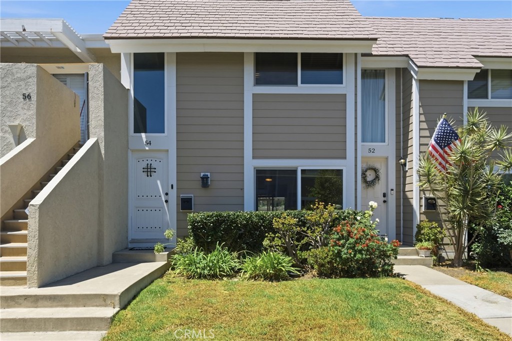Front entrance - 54 Oval Road, Irvine CA 92604 - photo 2