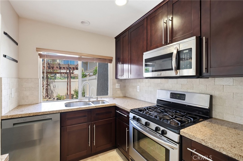 Kitchen - 54 Oval Road, Irvine CA 92604 - photo 8