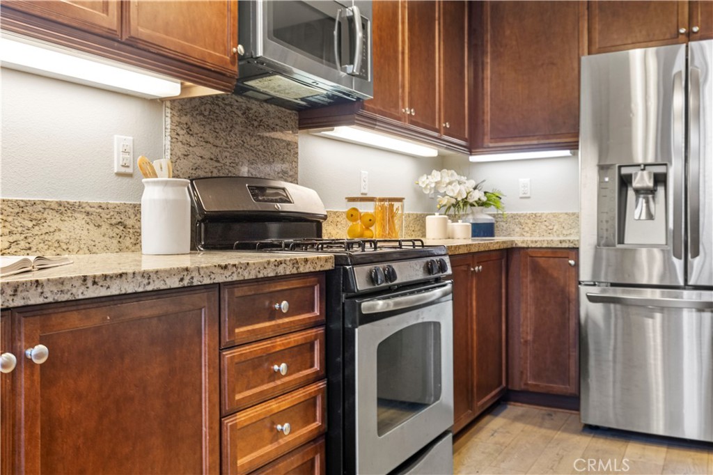 543 Rockefeller, Irvine CA 92612 - photo 9