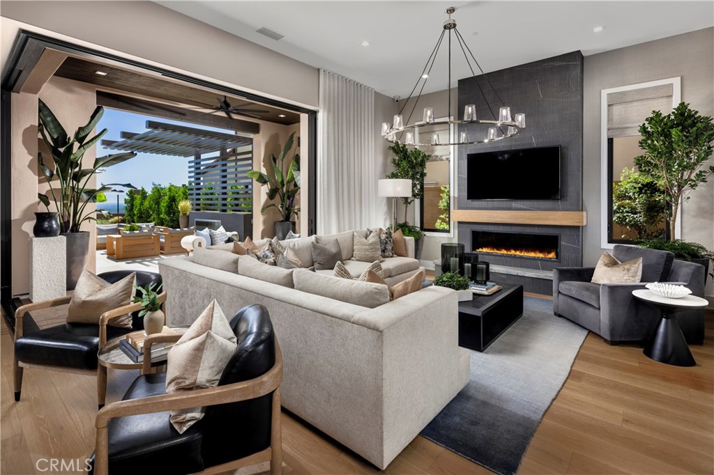 Model Home - 548 PENINSULA, Irvine CA 92602 - photo 9