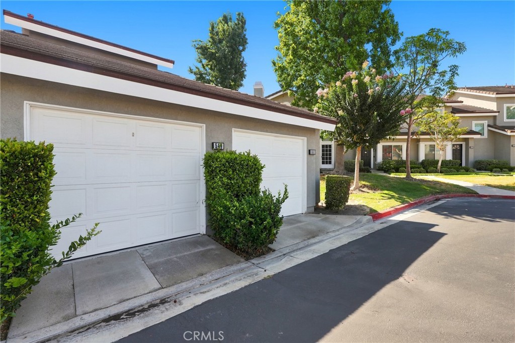 549 N Springbrook N, Irvine CA 92614 - photo 3