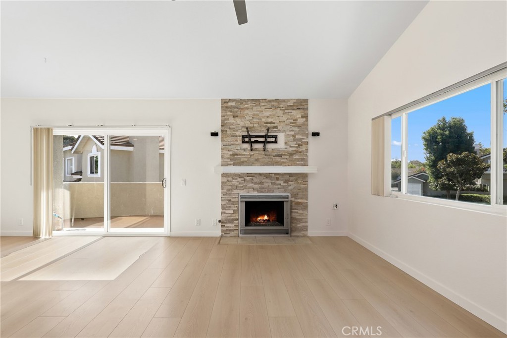 549 N Springbrook N, Irvine CA 92614 - photo 4