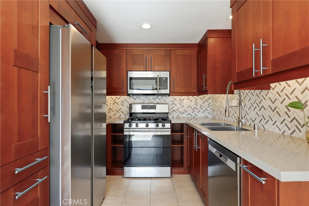 549 N Springbrook N, Irvine CA 92614 - photo 9