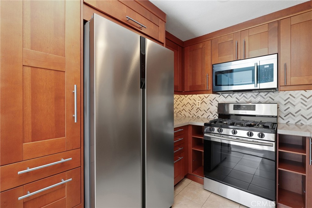 549 N Springbrook N, Irvine CA 92614 - photo 10