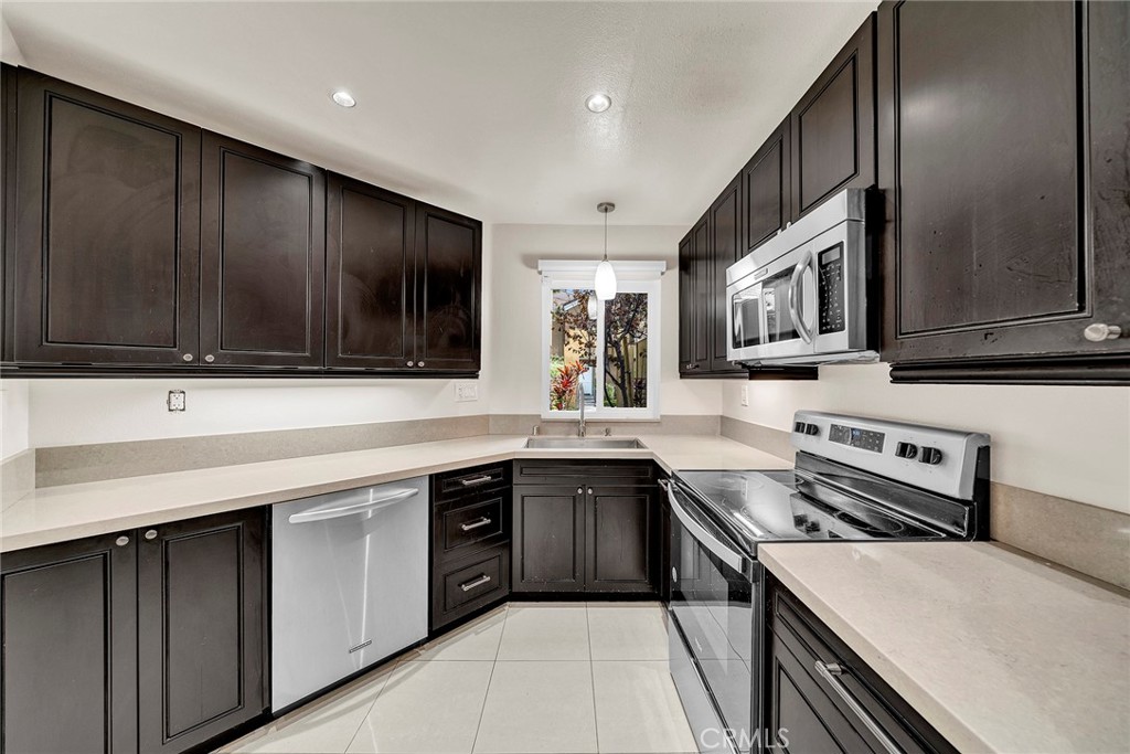 55 Vassar Aisle, Irvine CA 92612 - photo 17