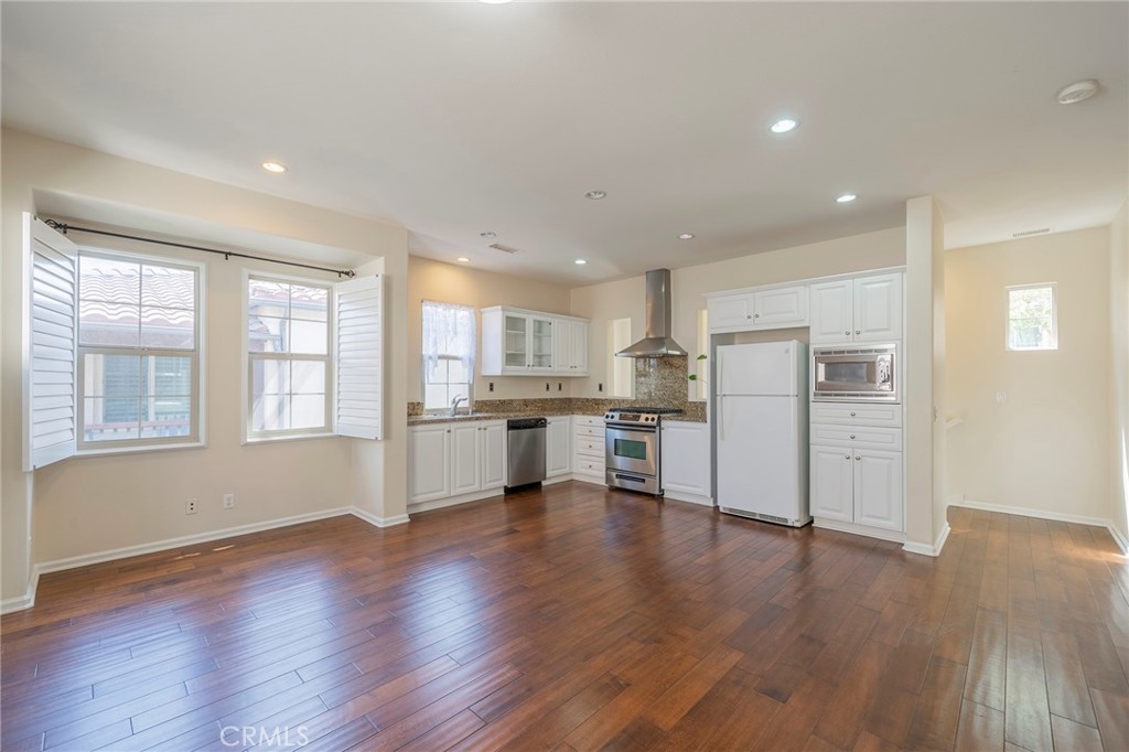 56 Scarlet Bloom, Irvine CA 92618 - photo 1
