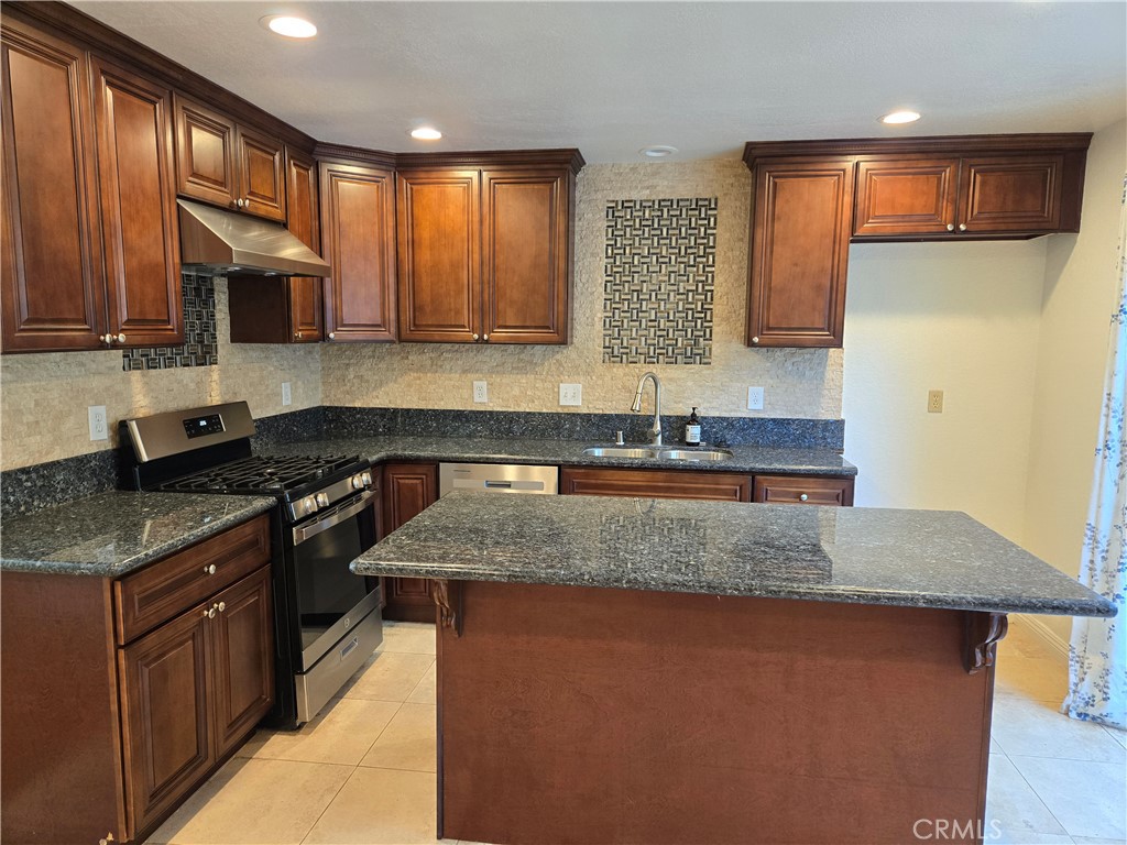 569 Springbrook N, Irvine CA 92614 - photo 7