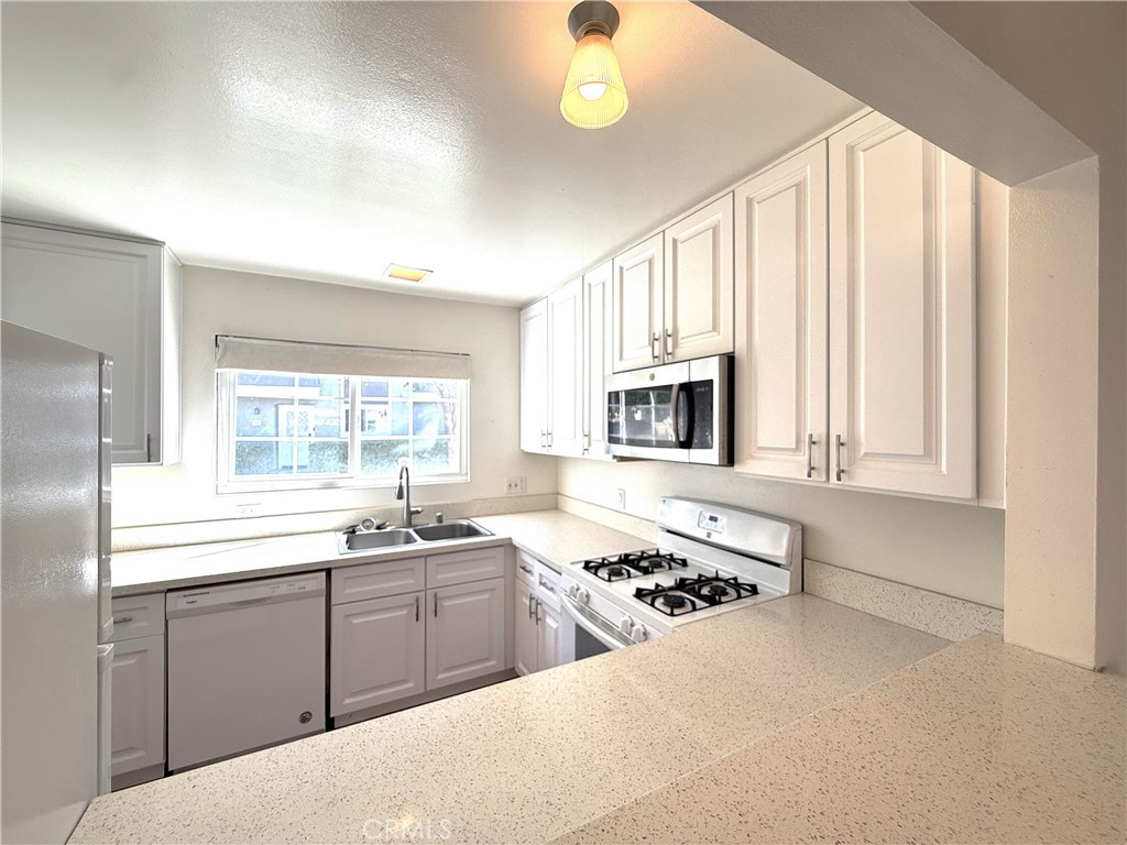 59 Fox Holw 36, Irvine CA 92614 - photo 11