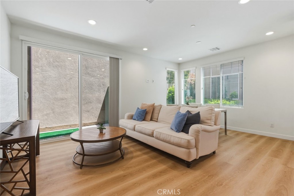595 Cultivate, Irvine CA 92618 - photo 10