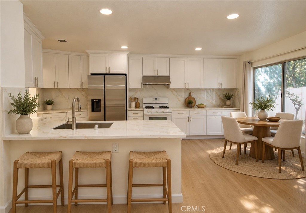 6 DEL AZUL, Irvine CA 92614 - photo 4