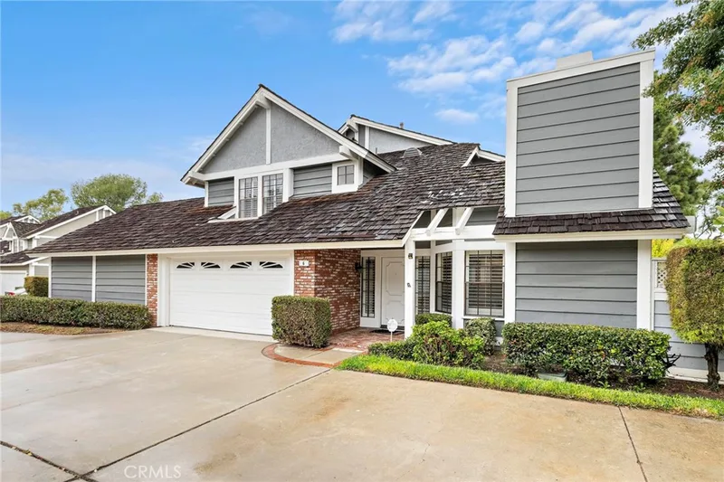 6 Fieldflower, Irvine