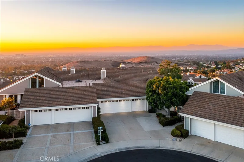 6 Saros 68, Irvine, CA 92603