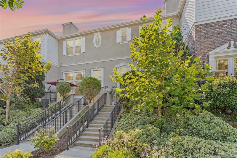 60 Fringe Tree, Irvine, CA 92606