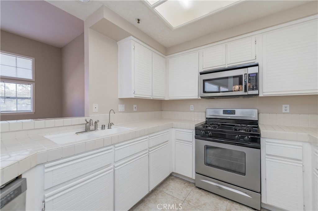60 Magellan Aisle, Irvine CA 92620 - photo 12