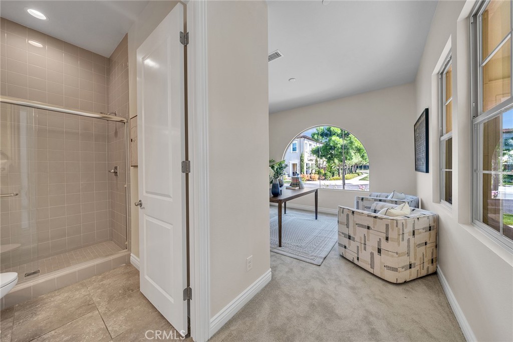 Ground Level Bedroom With Ensuite Bathroom - 60 Sherwood, Irvine CA 92620 - photo 28