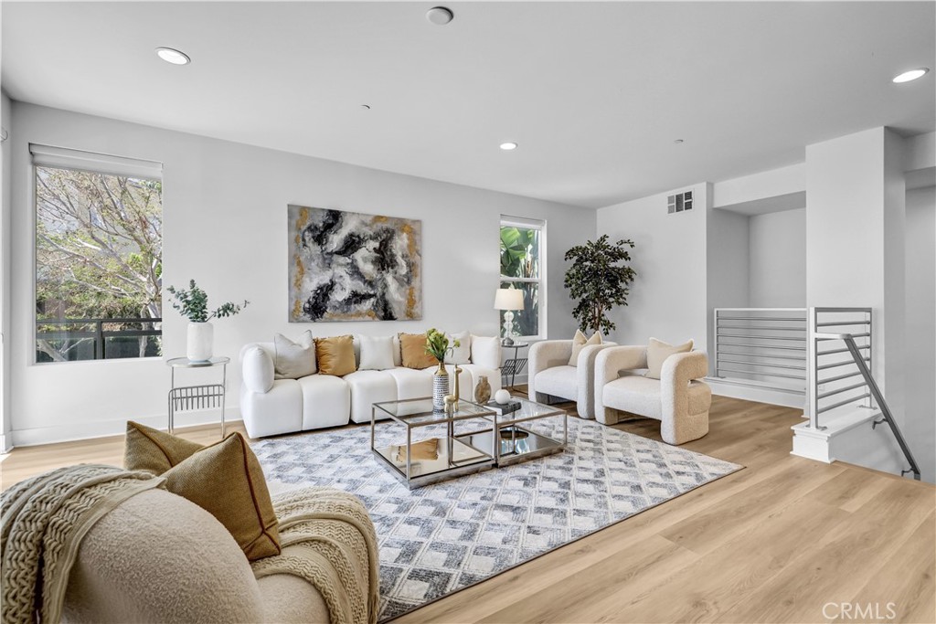 600 Rockfeller, Irvine CA 92612 - photo 1