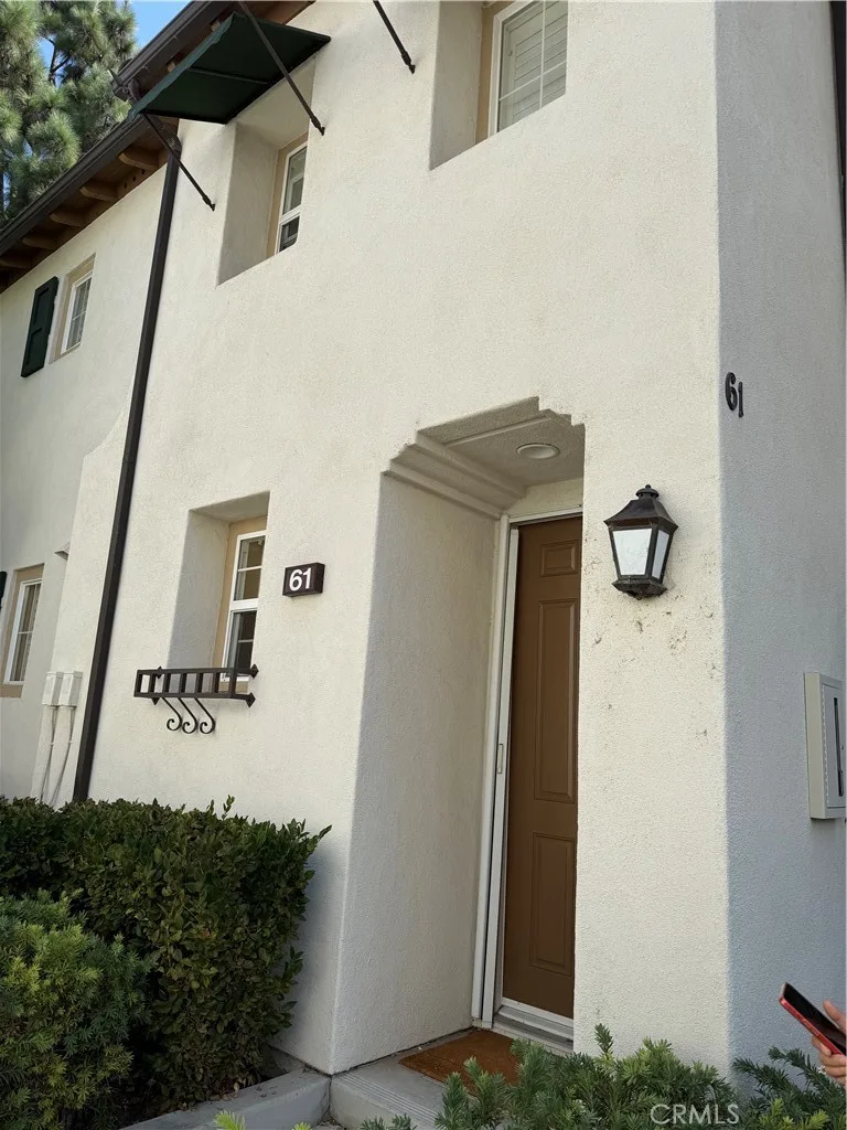 61 Olivehurst, Irvine, CA 92602