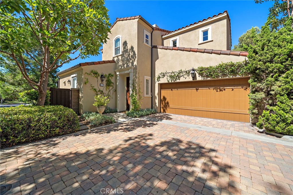 Private corner location and side by side garage parking. - 61 Shade Tree, Irvine CA 92603 - photo 1