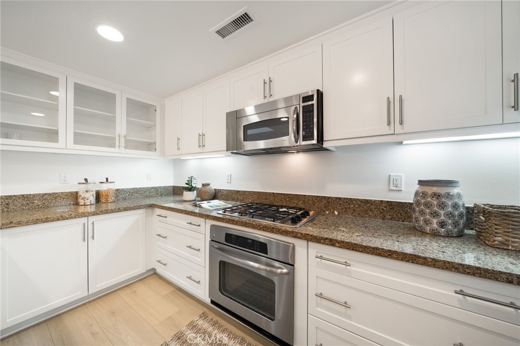 615 Rockefeller, Irvine CA 92612 - photo 12