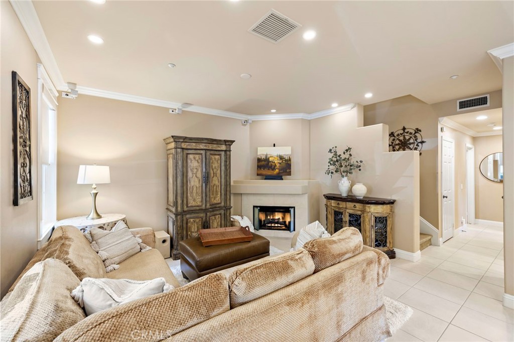 62 Dovetail, Irvine CA 92603 - photo 2
