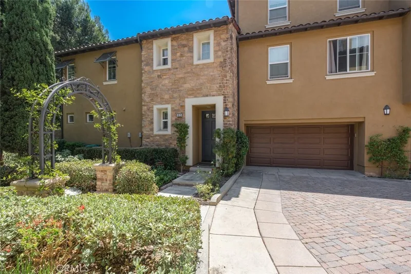 63 Gingerwood, Irvine, CA 92603