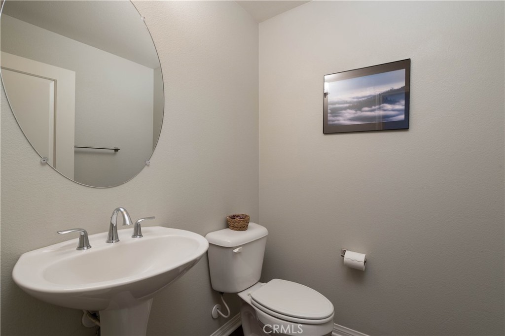 downstairs guest bath - 63 Origin, Irvine CA 92618 - photo 14