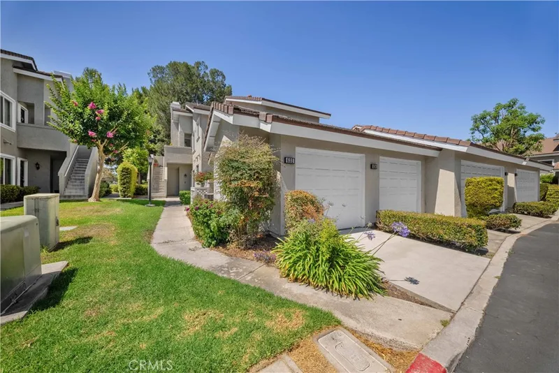 632 Springbrook 7, Irvine, CA 92614