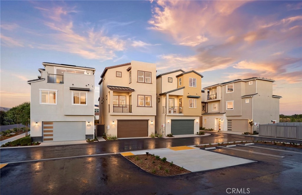 Photos uploaded are of the model representing the floor plan and are to demonstrate furniture layout. Furniture pictured - 640 Gadwall, Irvine CA 92618 - photo 3