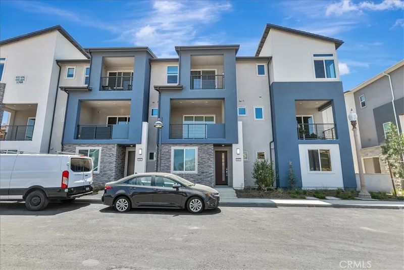 640 SONIA, Irvine, CA 92618