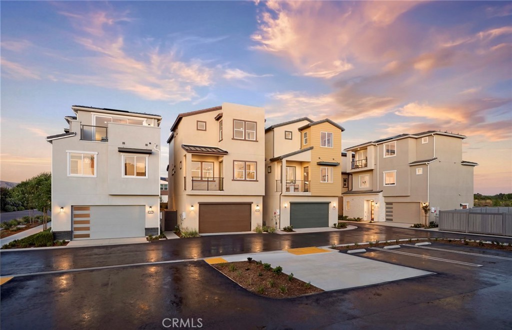 Photos uploaded are of the model representing the floor plan and are to demonstrate furniture layout. Furniture pictured - 644 Gadwall, Irvine CA 92618 - photo 16