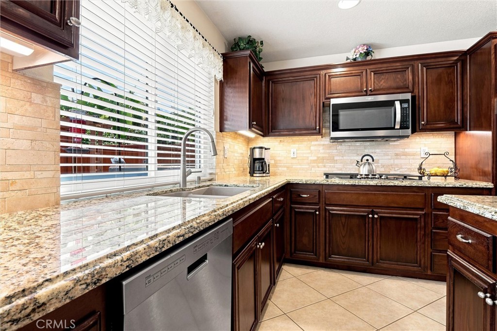 65 Linhaven, Irvine CA 92602 - photo 16