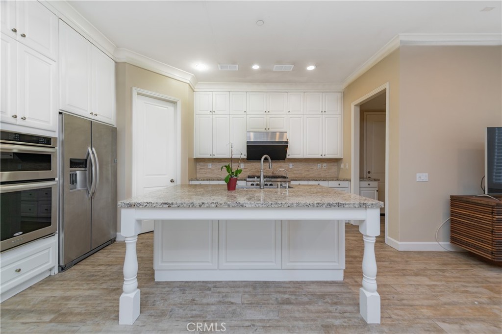 65 Pinetree, Irvine CA 92620 - photo 3