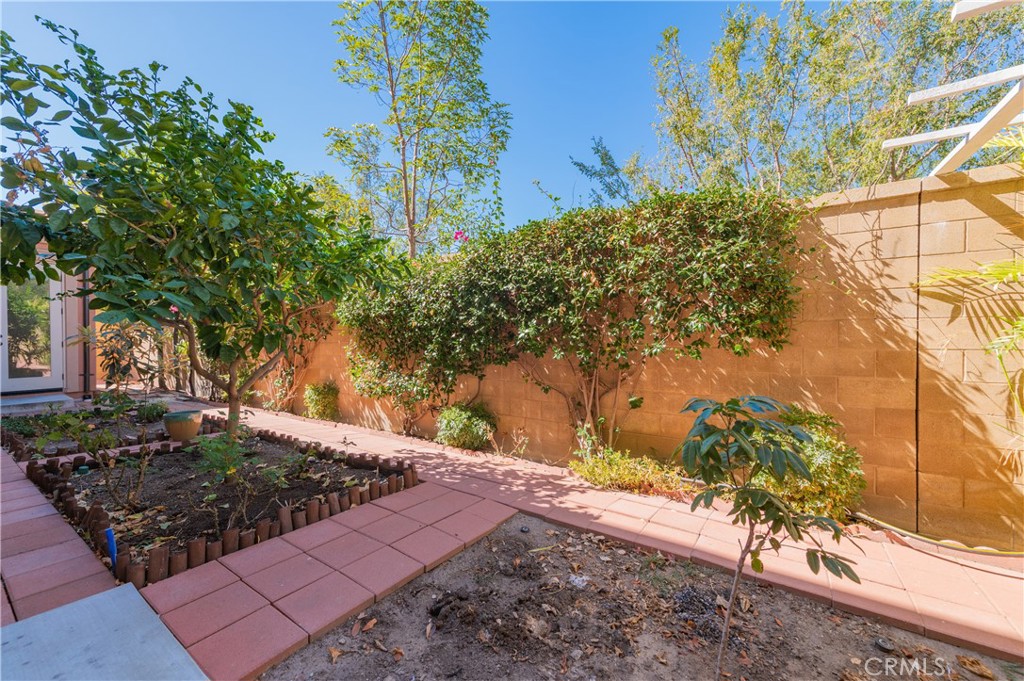 65 Pinetree, Irvine CA 92620 - photo 29