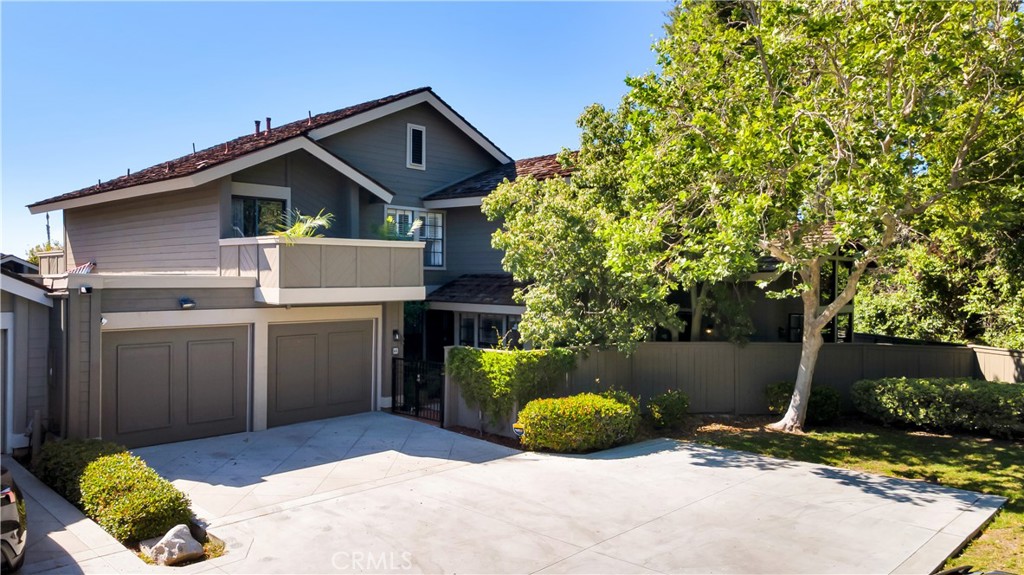 Custom Brighton in The Woodbridge Crossing. A classic! - 65 Pinewood 33, Irvine CA 92604 - photo 1