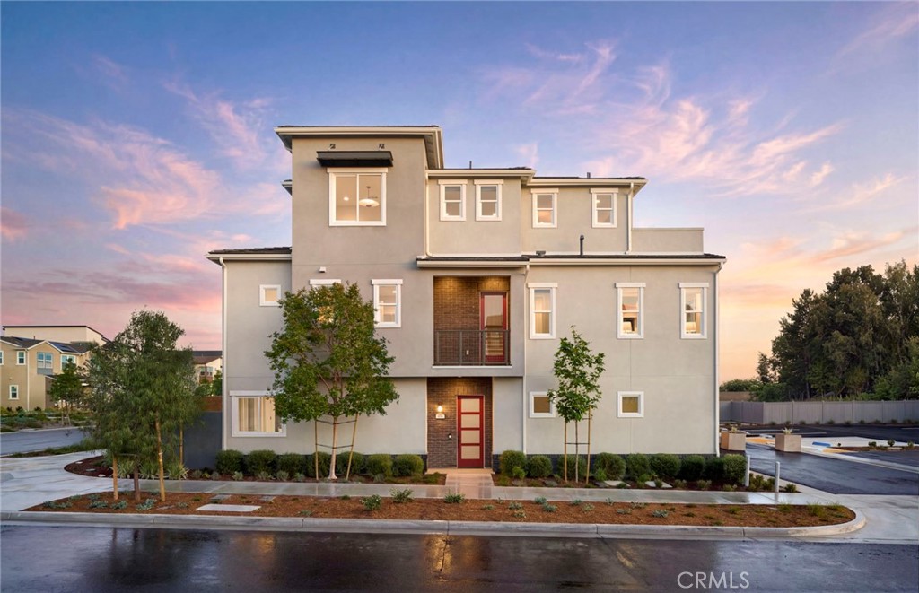 Photos uploaded are of the model representing the floor plan and are to demonstrate furniture layout. Furniture pictured - 652 Gadwall, Irvine CA 92618 - photo 3