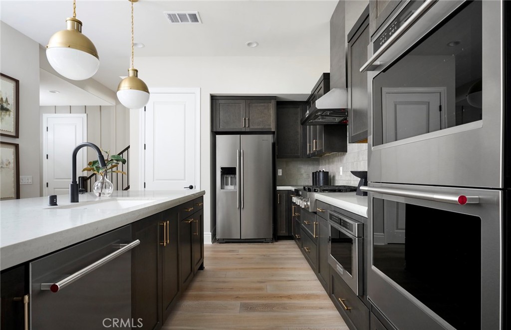 Photos uploaded are of the model representing the floor plan and are to demonstrate furniture layout. Furniture pictured - 652 Gadwall, Irvine CA 92618 - photo 4