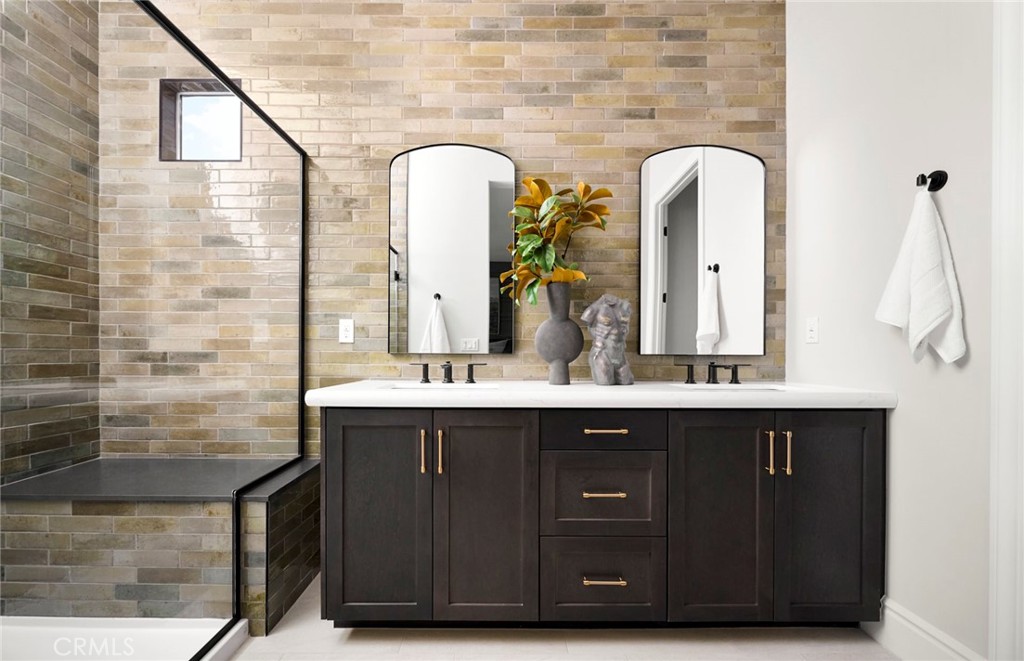 Photos uploaded are of the model representing the floor plan and are to demonstrate furniture layout. Furniture pictured - 652 Gadwall, Irvine CA 92618 - photo 11