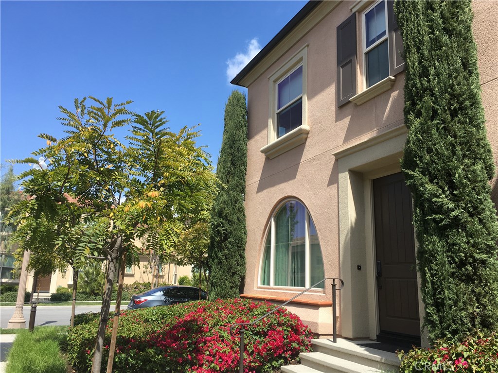 Front House, End unit. Easy street parking. - 66 Emerald Clover, Irvine CA 92620 - photo 1